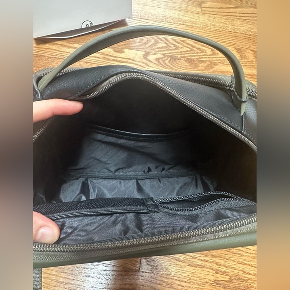 NEW Malbon Golf Crossbody Bag in olive green and black - Picture 10 of 10